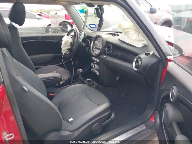 2009 MINI COOPER CLUBMAN WMWML33529TX36027 Photo 4