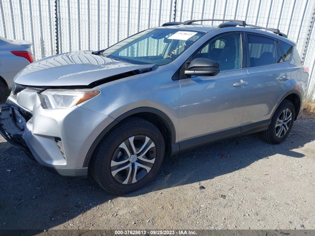 Toyota RAV4 LE 2018 JTMBFREV8JJ194269 Image 2