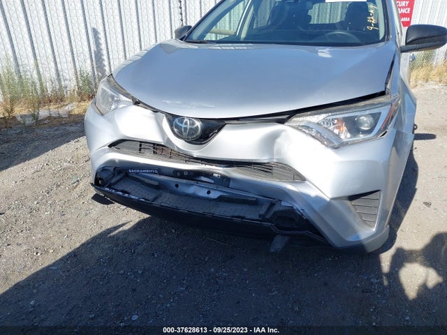 Toyota RAV4 LE 2018 JTMBFREV8JJ194269 Image 12