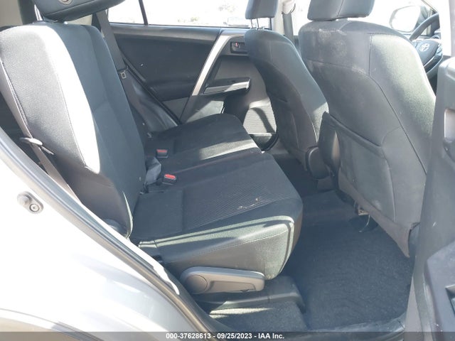 Toyota RAV4 LE 2018 JTMBFREV8JJ194269 Image 14