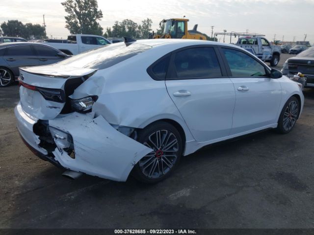 3KPF44AC8ME412890 KIA FORTE GT