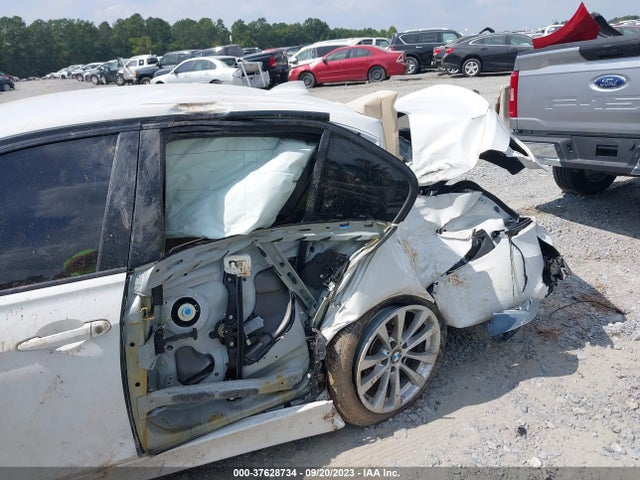 BMW 320i 2016 WBA8E1G55GNU11240 Image 6