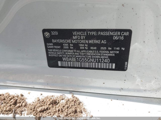 BMW 320i 2016 WBA8E1G55GNU11240 Image 9