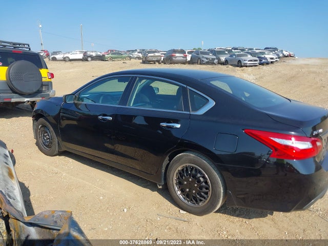 Продаж на аукціоні авто 2017 Nissan Altima 2.5 S, vin: 1N4AL3AP2HC275667, номер лоту: 37628869