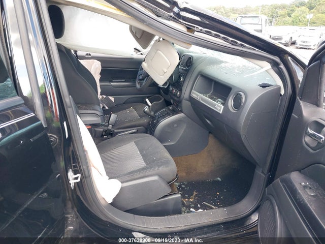 1C4NJCBA0GD642733 Jeep Compass Sport