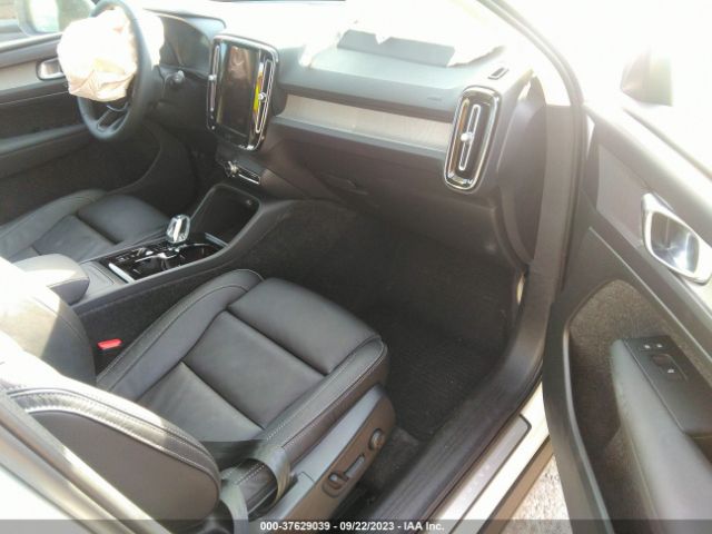 YV4L12UW4P2943699 Volvo Xc40 B5 Plus Dark Theme