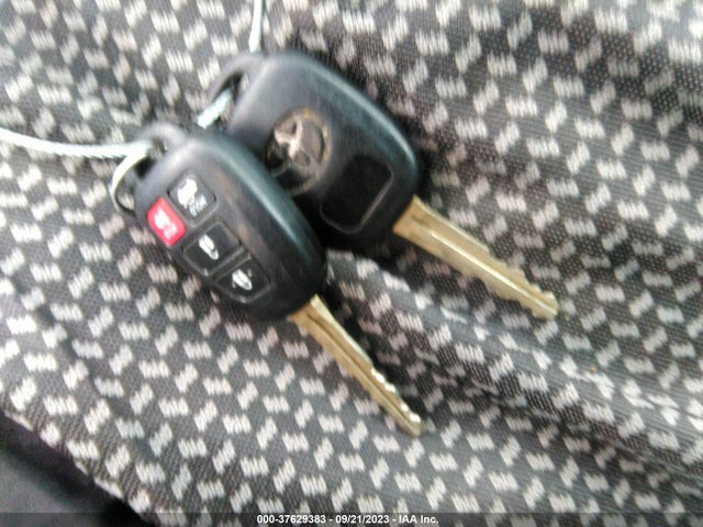 Toyota COROLLA LE 2015 5YFBURHE2FP285462 Image 11