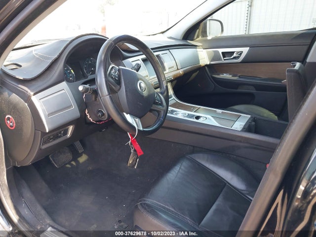 2013 JAGUAR XF SAJWA0E73D8S91681 Photo 4