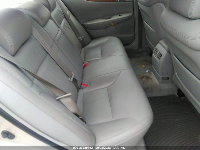 2005 LEXUS ES 330 VIN: JTHBA30G555111429