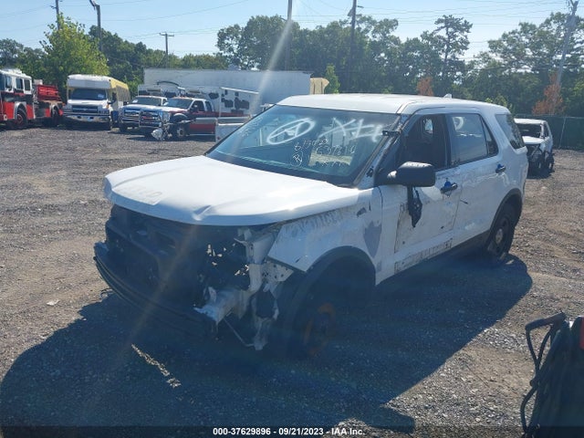 Ford UTILITY POLICE 2016 1FM5K8AR2GGC42359 Image 2