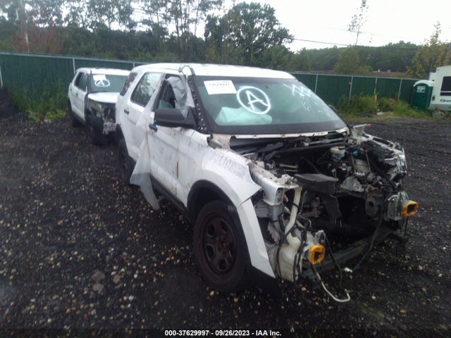 2015 1FM5K8AR0FGB25975 main image