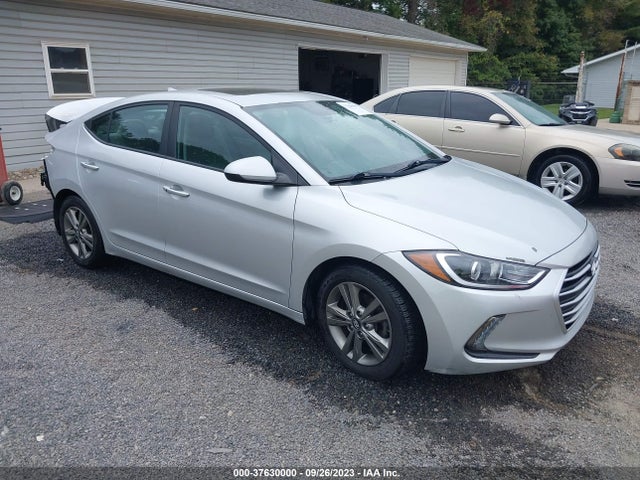 2018 5NPD84LF7JH263947 main image