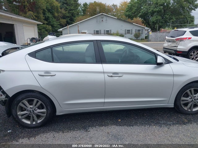 Hyundai Elantra Value Edition 2018 5NPD84LF7JH263947 Image 14