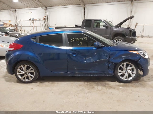 2017 HYUNDAI VELOSTER VIN: KMHTC6AD2HU304942