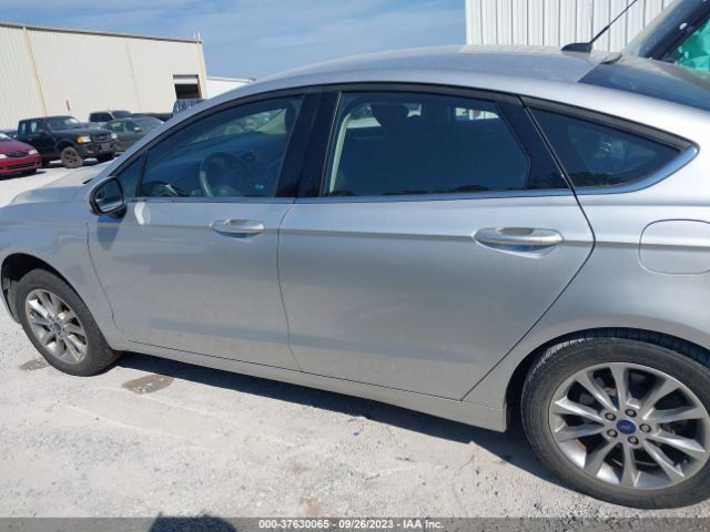 3FA6P0H75HR393275 Ford FUSION SE