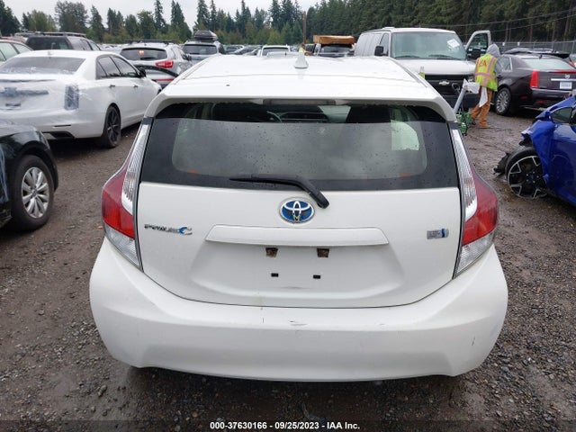 Toyota Prius C One/two/three/four 2015 JTDKDTB38F1585824 Image 16