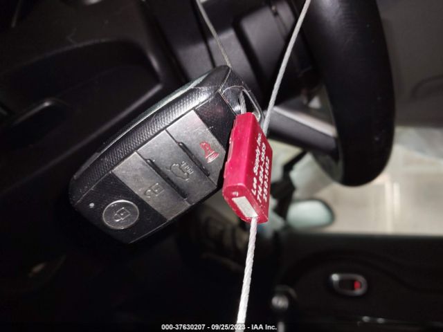 KNDJP3A54H7473432 KIA SOUL +