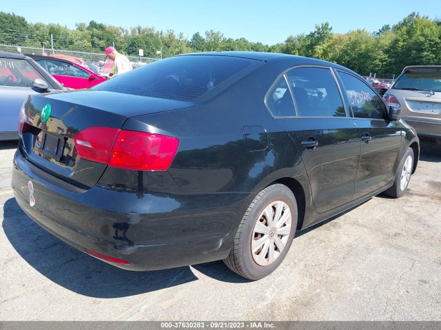 3VW1K7AJ3EM412977 Volkswagen Jetta Sedan S