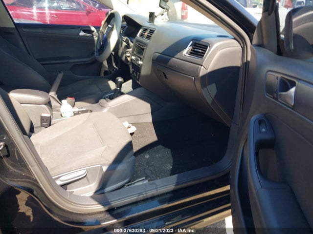 3VW1K7AJ3EM412977 Volkswagen Jetta Sedan S