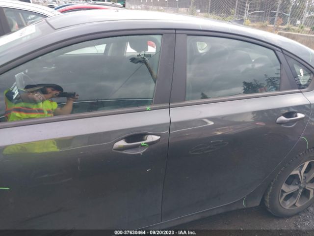 3KPF24AD2KE138811 KIA Forte Lxs