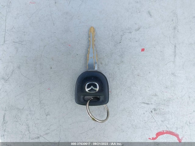 2005 MAZDA MAZDA3 S VIN: JM1BK323251302628