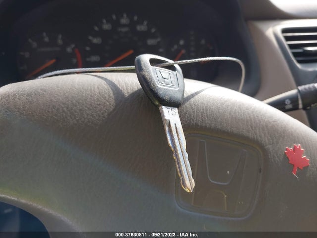 2000 HONDA ACCORD SDN SE VIN: 1HGCG5678YA058178