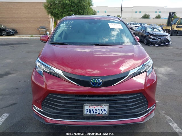 Toyota SIENNA XLE 2022 5TDJRKEC4NS108358 Image 12