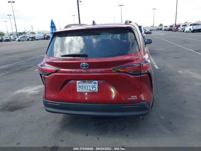 Toyota SIENNA XLE 2022 5TDJRKEC4NS108358 Image 16