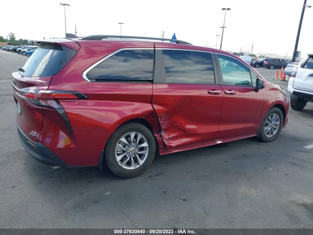 Toyota SIENNA XLE 2022 5TDJRKEC4NS108358 Image 4