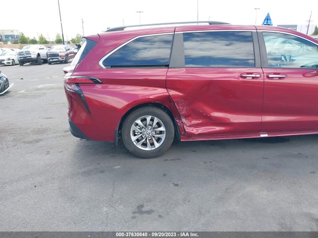 Toyota SIENNA XLE 2022 5TDJRKEC4NS108358 Image 6