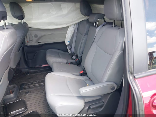 Toyota SIENNA XLE 2022 5TDJRKEC4NS108358 Image 8