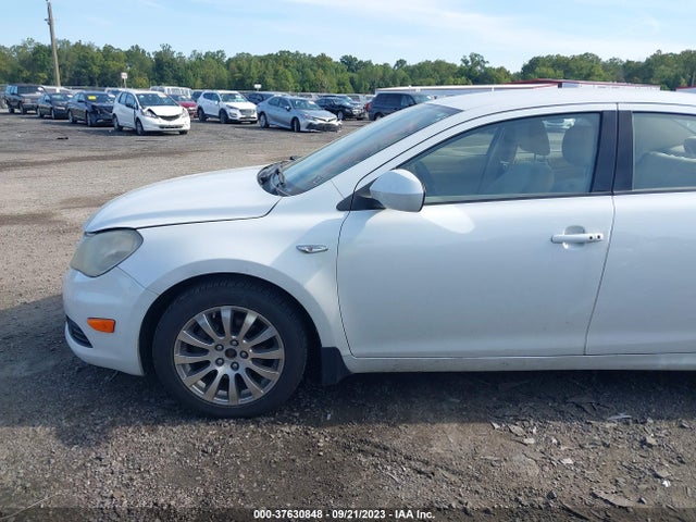 2013 SUZUKI KIZASHI BASE VIN: JS2RE9A18D6100067