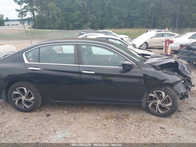 1HGCR2F33HA166682 Honda Accord Sedan Lx