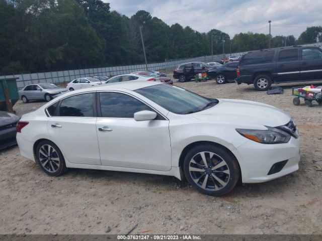1N4AL3AP0HC214995 Nissan Altima 2.5 Sr
