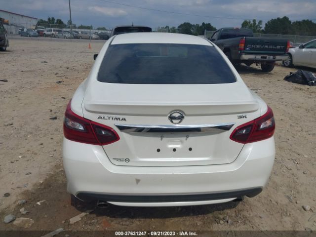 1N4AL3AP0HC214995 Nissan Altima 2.5 Sr