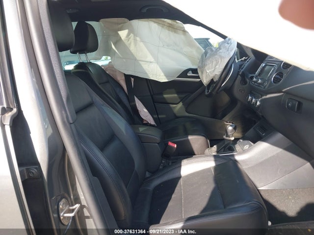 WVGAV3AX5EW101361 Volkswagen Tiguan R-line