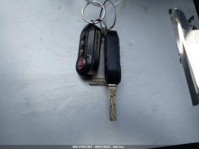 2017 FIAT 500 3C3CFFKRXHT698050 Photo 10