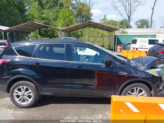 2017 FORD ESCAPE SE VIN: 1FMCU9GD2HUE15402