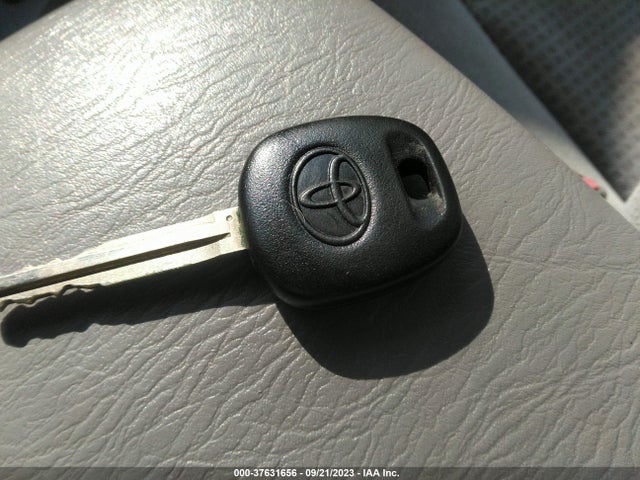 2008 TOYOTA COROLLA CE/S/LE VIN: 2T1BR32E58C887752