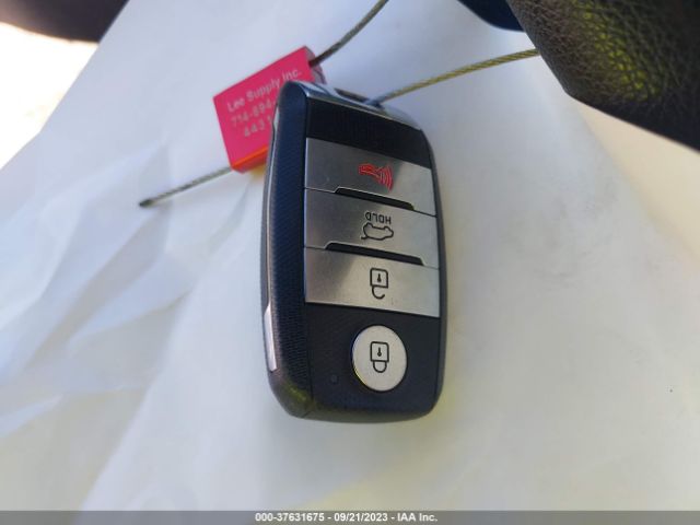 KNDCB3LC4K5242598 KIA NIRO LX