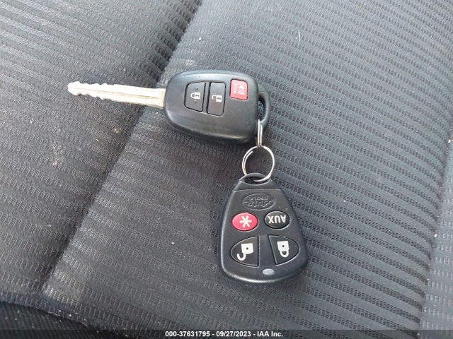 Toyota RAV4 LE 2016 JTMBFREV0GJ068805 Image 11