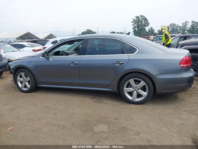 1VWAT7A39FC122356 Volkswagen Passat 1.8t Limited Edition