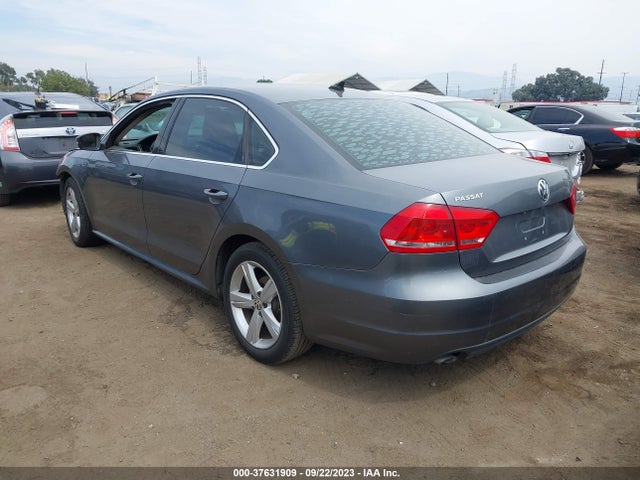 1VWAT7A39FC122356 Volkswagen Passat 1.8t Limited Edition