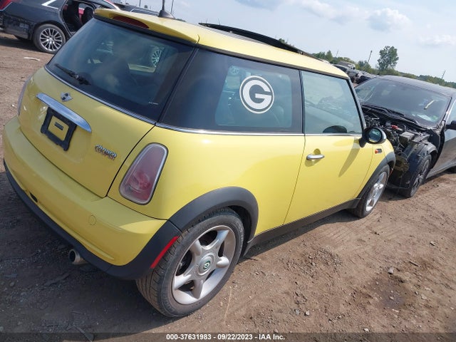 2005 MINI COOPER HARDTOP WMWRC33455TJ64135 Photo 3