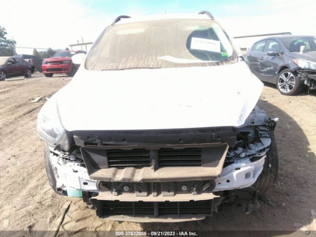 1FMCU0HD1KUB04710 Ford ESCAPE SEL