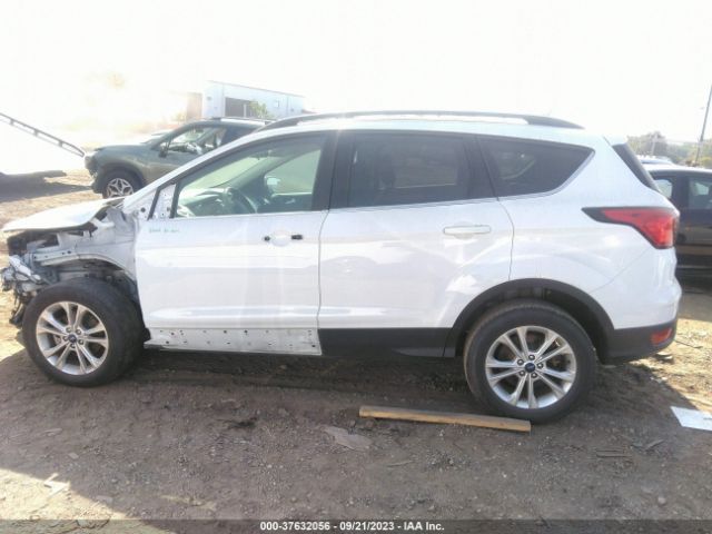 1FMCU0HD1KUB04710 Ford ESCAPE SEL