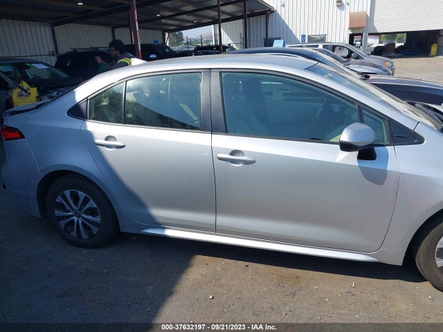 Toyota Corolla Hybrid Le 2022 JTDEAMDE6N3010392 Image 13