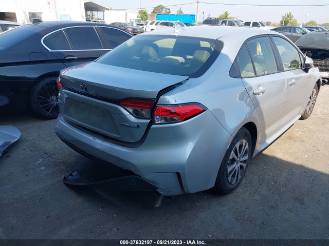 Toyota Corolla Hybrid Le 2022 JTDEAMDE6N3010392 Image 4