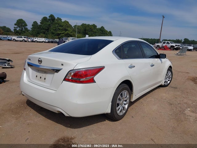 Nissan Altima 2.5 S 2015 1N4AL3AP8FN372597 Image 4