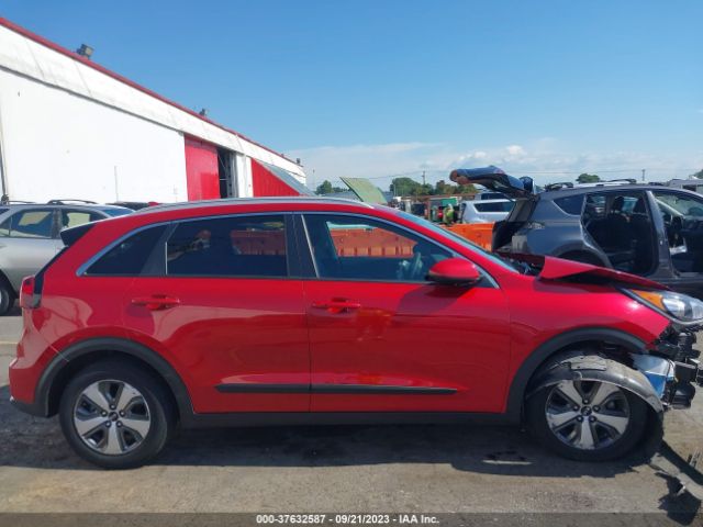 KNDCB3LC9K5319644 KIA NIRO LX
